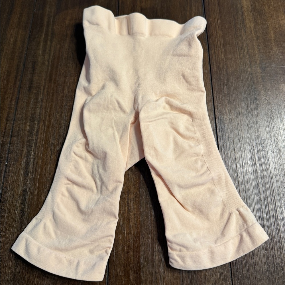 SKIMS Sculpting Mid Thigh Shapewear Shorts Nude XXS/XS NWOT